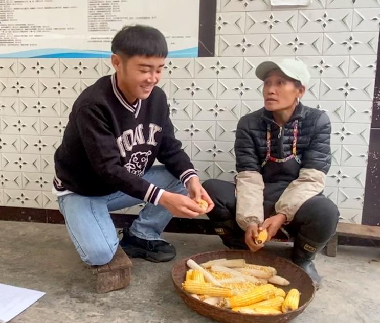初心不忘有苍旻，彝乡彝情彝族心(图2)