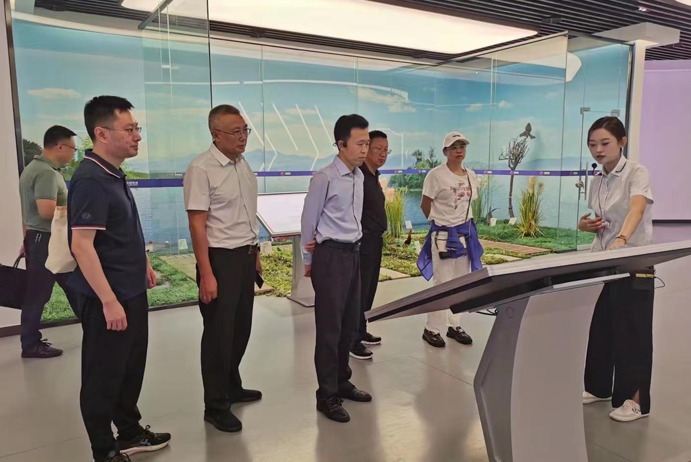 九三学社与乐山市水务局联合开展“兴水利 保民安 助力长江生态大保护”专题调研交流活动(图2)