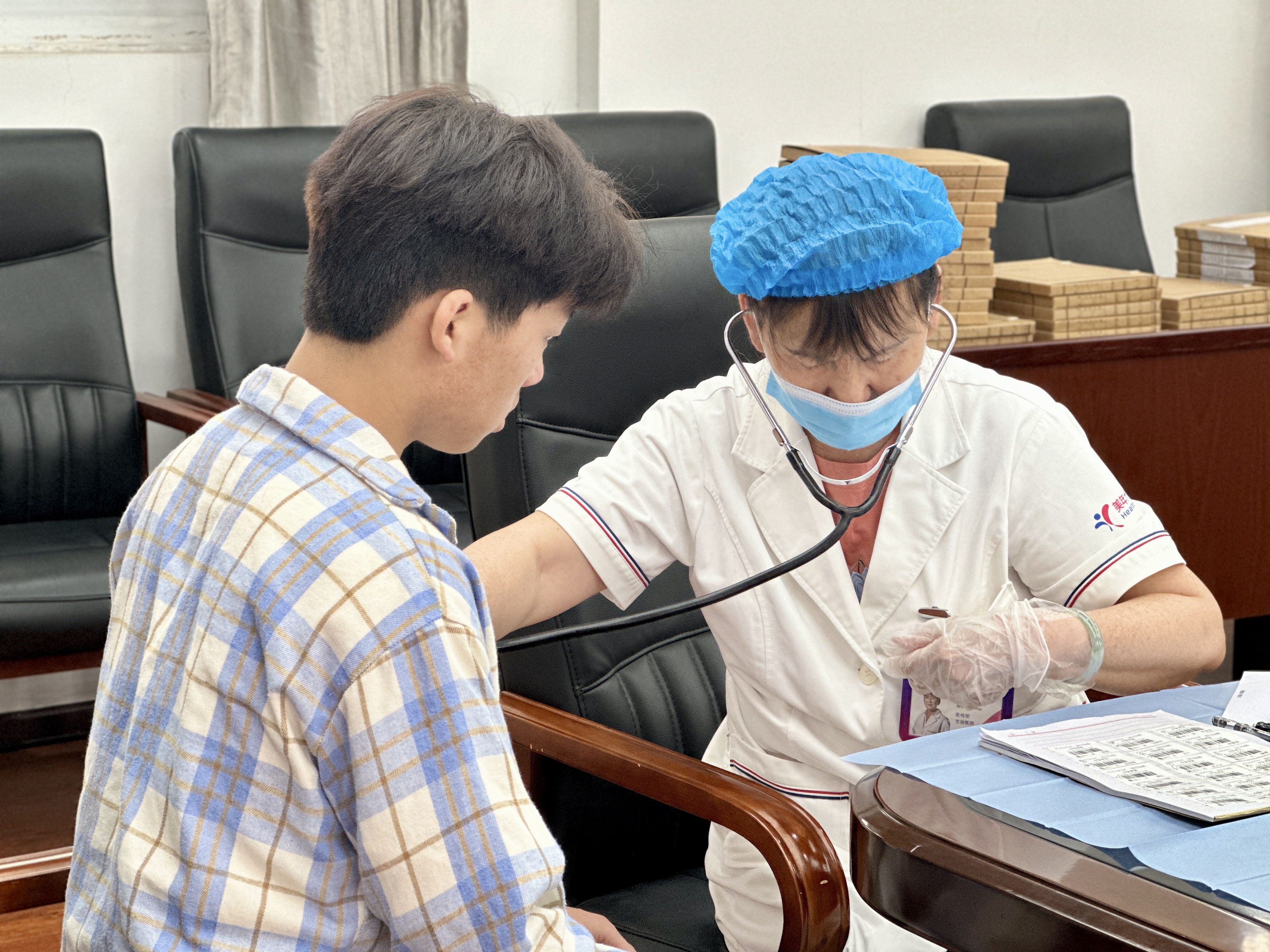 公益体检进校园，为青少年健康保驾护航！(图2)