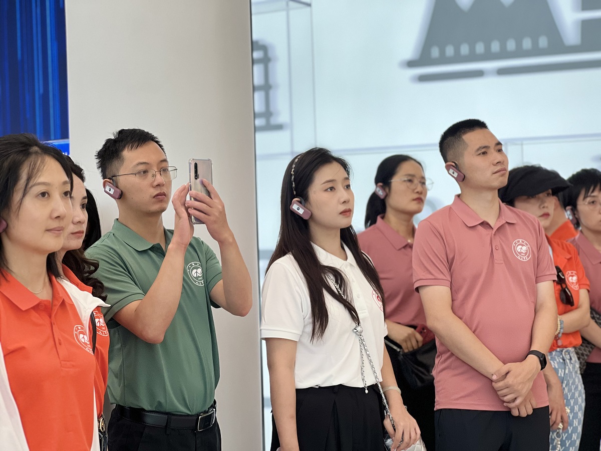 乐山青年社员在九三学社四川省第八届青年论坛暨第四届川渝青年论坛展风采(图3)