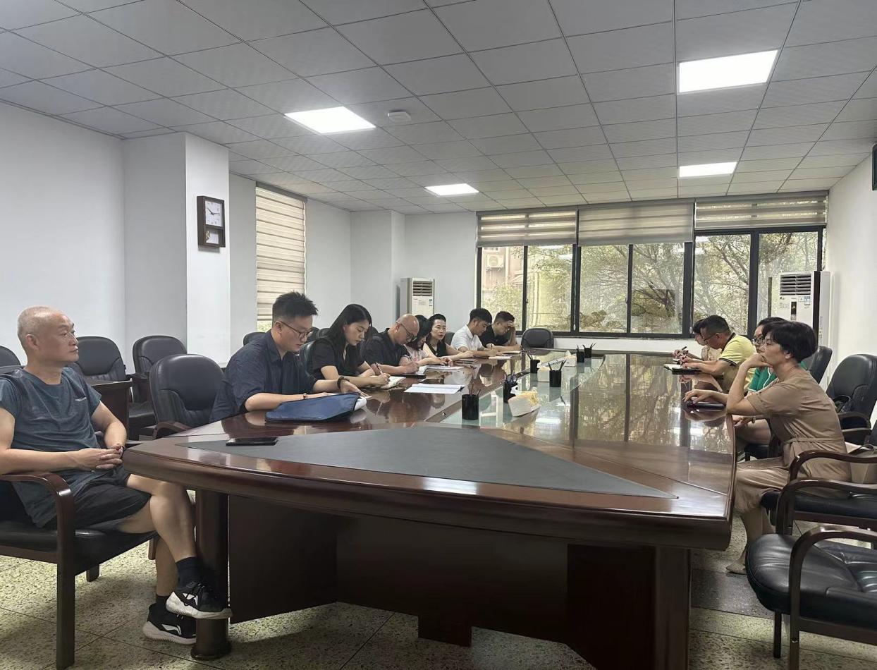 九三学社城建支社联合文卫支社、高新区 支社开展纪律学习教育专题会(图1)